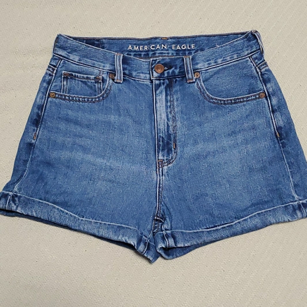American Eagle Shorts - High Waisted Mom Short